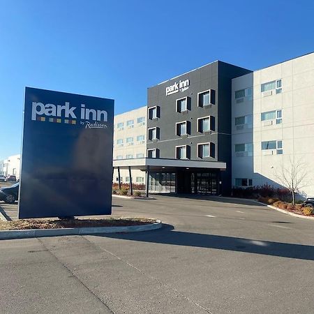 Park Inn By Radisson Edmonton Airport Ледюк Екстер'єр фото