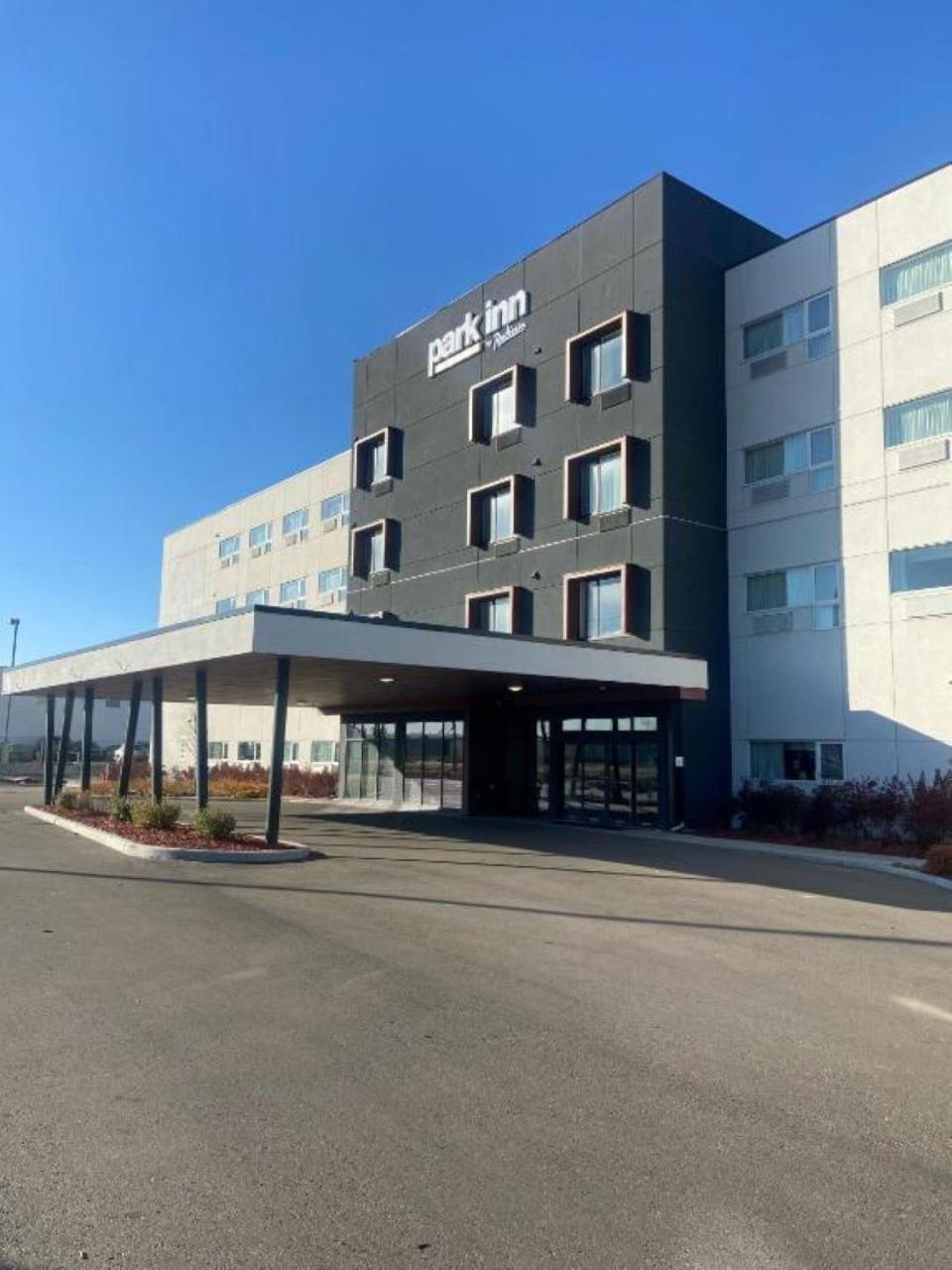 Park Inn By Radisson Edmonton Airport Ледюк Екстер'єр фото