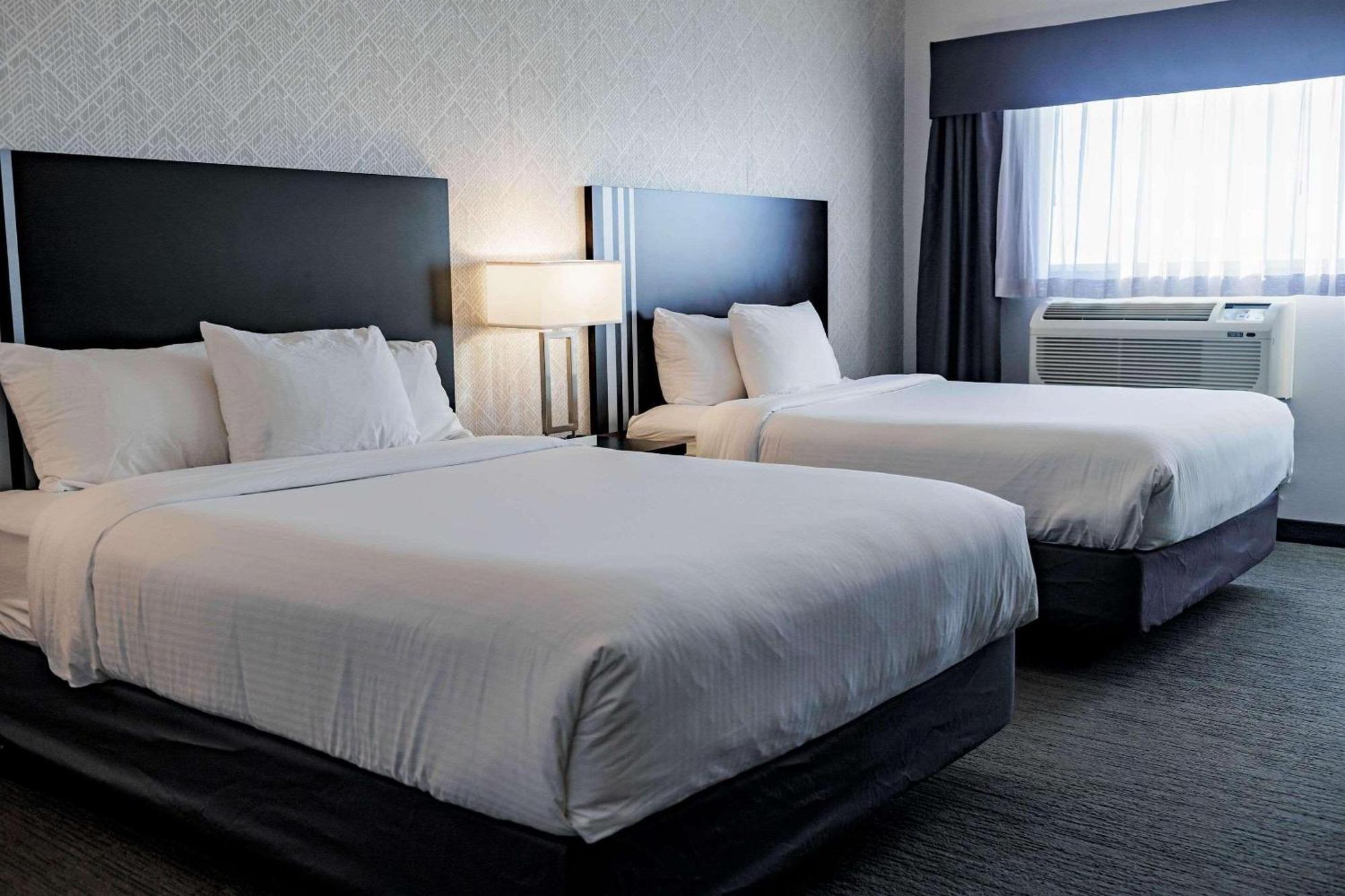 Park Inn By Radisson Edmonton Airport Ледюк Екстер'єр фото